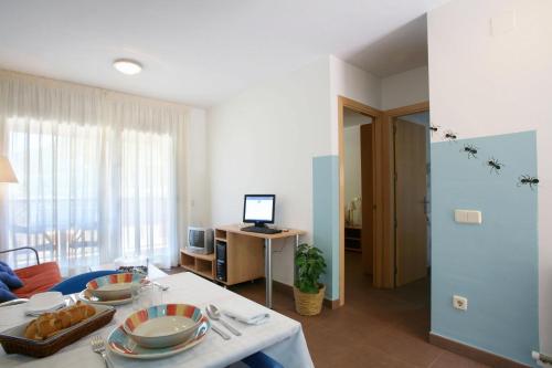 Imagen de la habitación del Aparthotel La Faiada. Foto 5