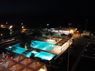 Imagen de la piscina del Aparthotel La Nave Residence. Foto 12