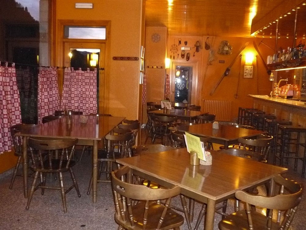 Imagen del bar/restaurante del Aparthotel La Neu, Llorts. Foto 3