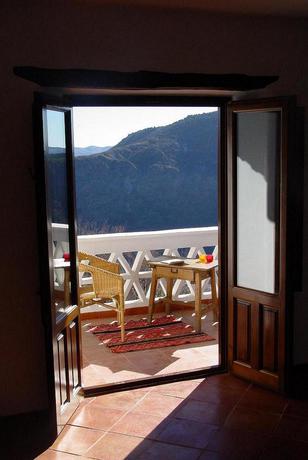 Imagen de los exteriores del Aparthotel La Oveja Verde De La Alpujarra Apartamentos. Foto 15