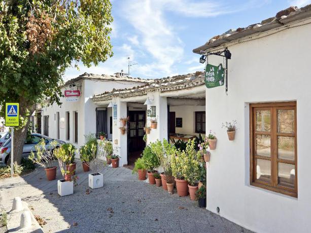 Imagen general del Aparthotel La Oveja Verde De La Alpujarra Apartamentos. Foto 1