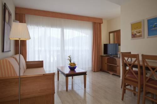 Imagen de la habitación del Aparthotel La Pergola Mallorca. Foto 4