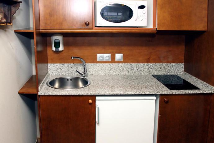 Imagen de la habitación del Aparthotel La Vall Blanca. Foto 4