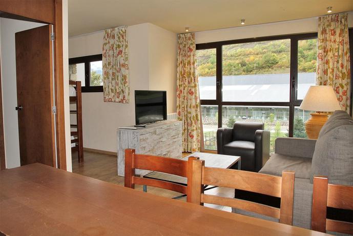 Imagen de la habitación del Aparthotel La Vall Blanca. Foto 8