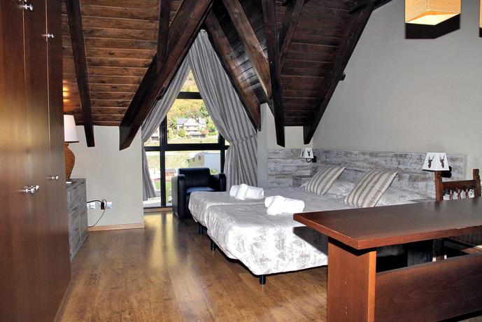 Imagen de la habitación del Aparthotel La Vall Blanca. Foto 10