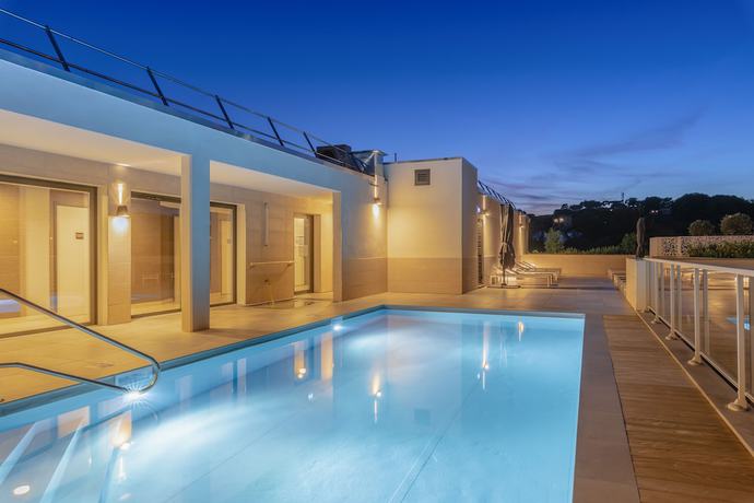 Imagen de la piscina del Aparthotel Lagrange Apart'hotel Les Jardins D'olympie. Foto 20