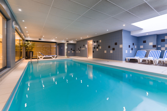 Imagen de la piscina del Aparthotel Lagrange Apart'hotel Strasbourg Wilson. Foto 16