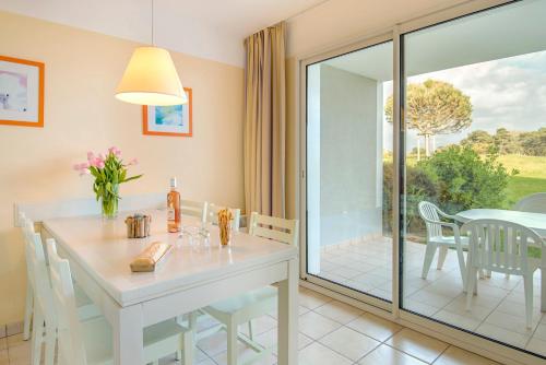 Imagen de la habitación del Aparthotel Lagrange Vacances - L'Estran. Foto 3