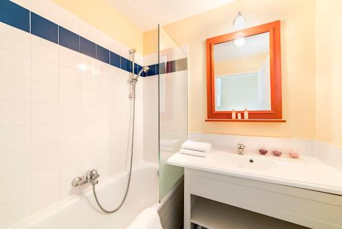 Imagen de la habitación del Aparthotel Lagrange Vacances - L'Estran. Foto 4