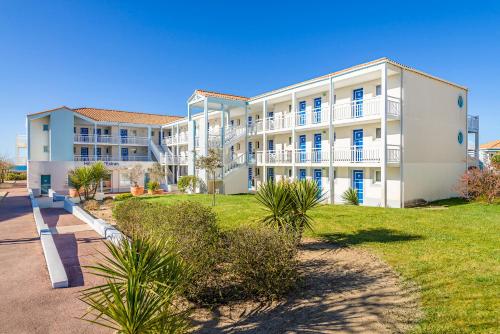 Imagen de los exteriores del Aparthotel Lagrange Vacances - L'Estran. Foto 12