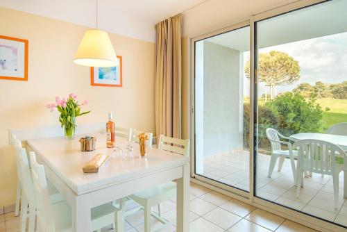 Imagen de la habitación del Aparthotel Lagrange Vacances - L'Estran. Foto 10