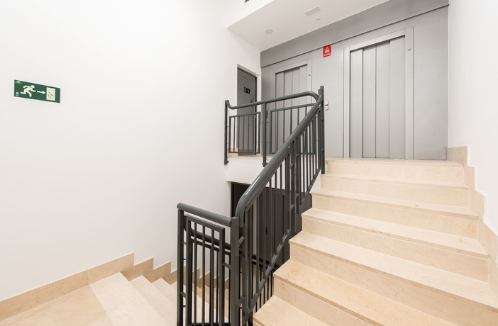 Imagen de los interiores del Aparthotel Landh La Latina. Foto 17
