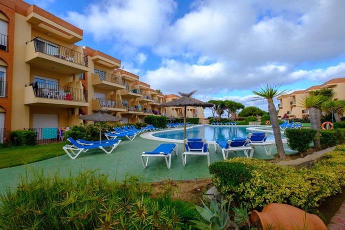 Imagen de los exteriores del Aparthotel Las Dunas, Chiclana - Sancti Petri. Foto 20