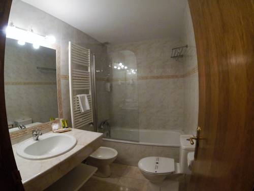 Imagen de la habitación del Aparthotel Les Corts. Foto 4