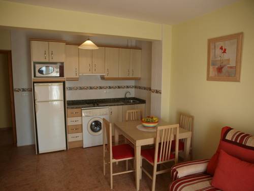 Imagen de la habitación del Aparthotel Liencres. Foto 8