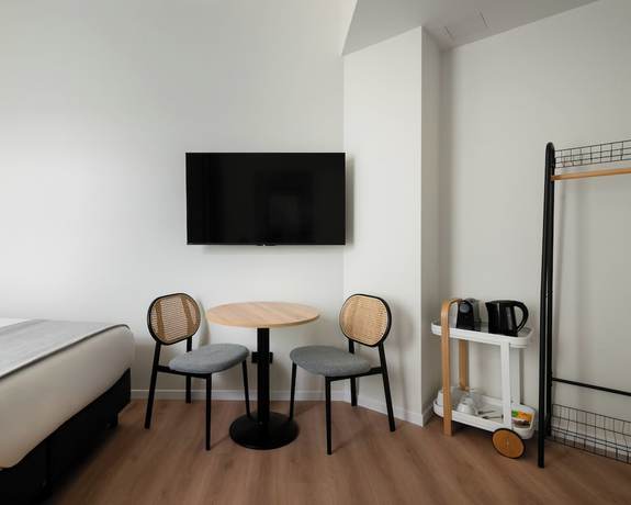Imagen de la habitación del Aparthotel Limehome Athens Geraniou. Foto 9