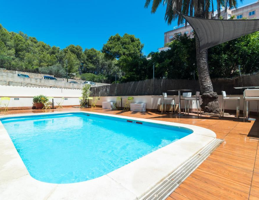 Imagen de la piscina del Aparthotel Lis Mallorca. Foto 10