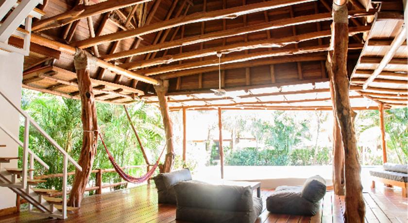 Imagen de los interiores del Aparthotel Living Hotel. Foto 5