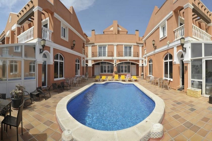 Imagen general del Aparthotel Lloyds Beach Club. Foto 7