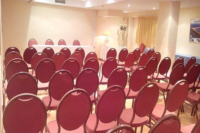 Imagen general del Aparthotel Lloyds Beach Club. Foto 9