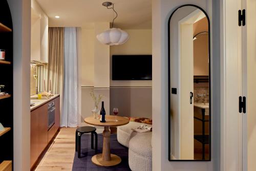 Imagen de la habitación del Aparthotel Locke de Santa Joana. Foto 15
