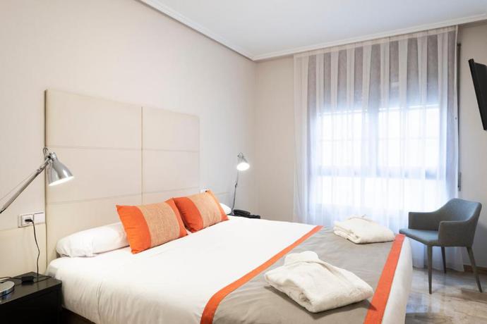 Imagen general del Aparthotel Los Girasoles, Zaragoza. Foto 5