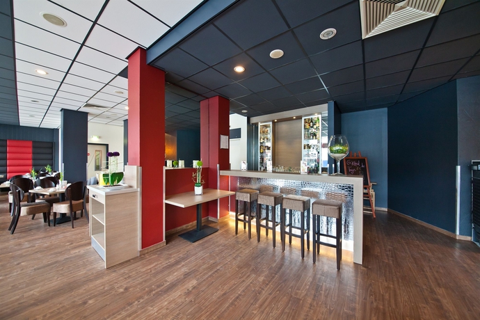 Imagen del bar/restaurante del Aparthotel MIAMI House. Foto 1