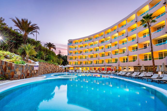 Imagen de la piscina del Aparthotel MUR Aparthotel Buenos Aires Gran Canaria. Foto 15