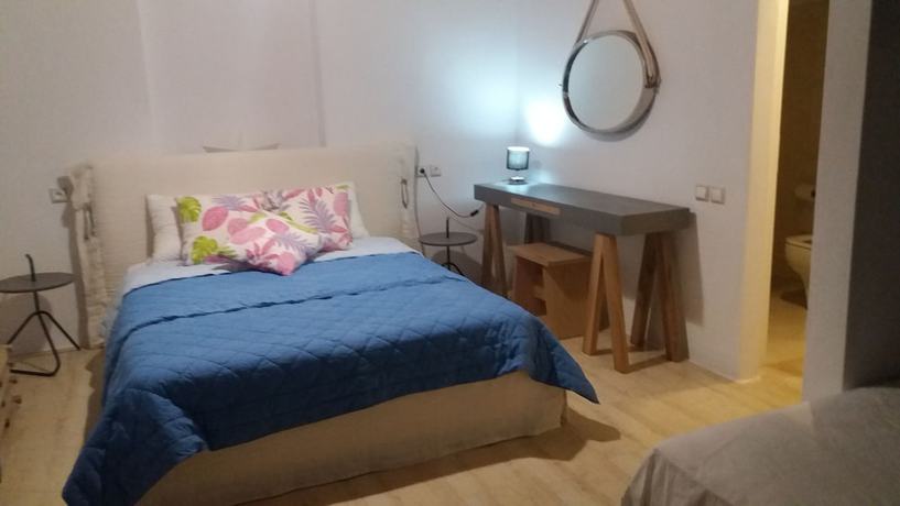 Imagen de la habitación del Aparthotel Manos Rooms. Foto 2