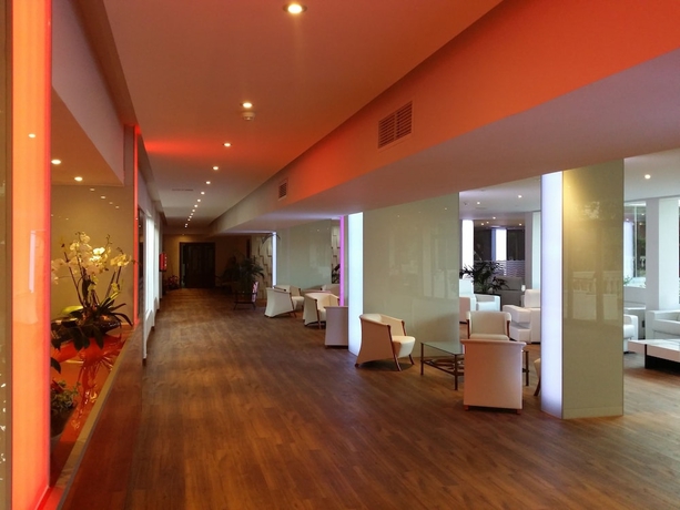 Imagen de los interiores del Aparthotel Mar Hotels Paguera and Spa y Apartamentos. Foto 15