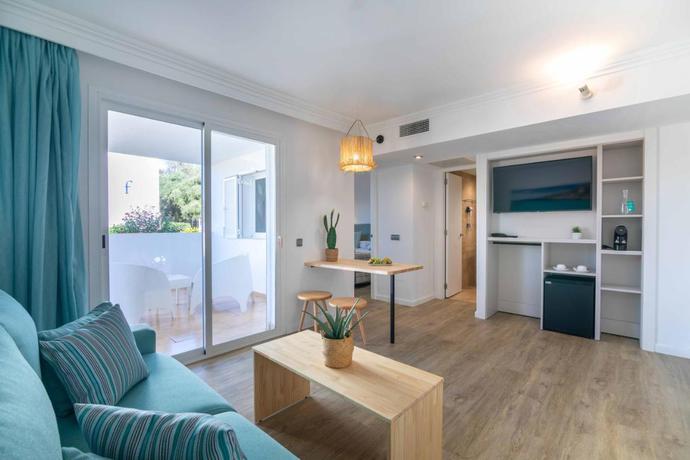 Imagen de la habitación del Aparthotel MarSenses Ferrera Blanca. Foto 4