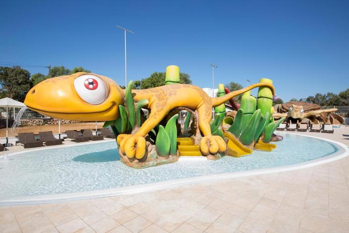 Imagen de la piscina del Aparthotel MarSenses Ferrera Blanca. Foto 14