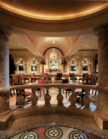 Imagen del bar/restaurante del Aparthotel Marco Beach Ocean Suites. Foto 1