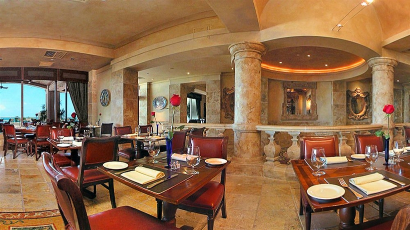 Imagen del bar/restaurante del Aparthotel Marco Beach Ocean Suites. Foto 2
