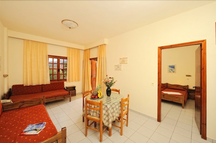 Imagen de la habitación del Aparthotel Maria Lambis. Foto 3