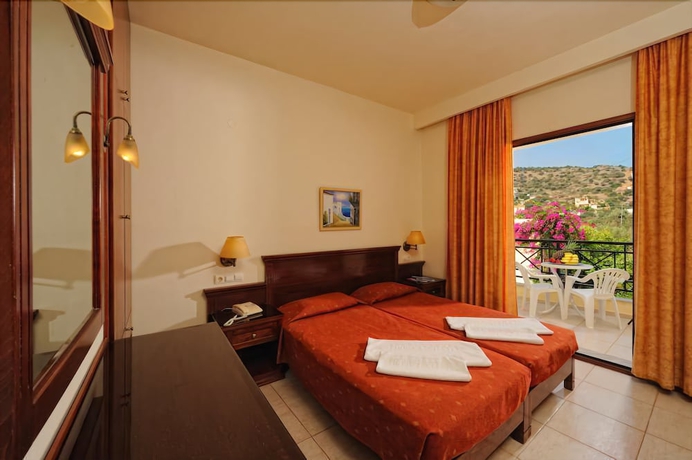 Imagen de la habitación del Aparthotel Maria Lambis. Foto 10