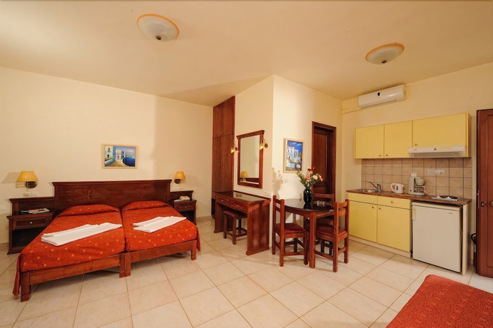 Imagen de la habitación del Aparthotel Maria Lambis. Foto 12