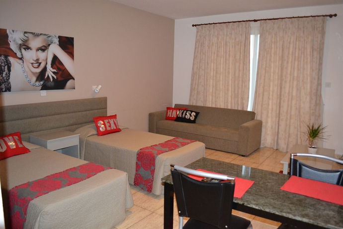 Imagen de la habitación del Aparthotel Marianna, Limasol. Foto 9