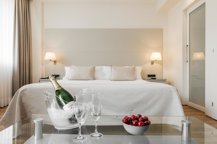 Imagen de la habitación del Aparthotel Mariano Cubi Barcelona. Foto 4