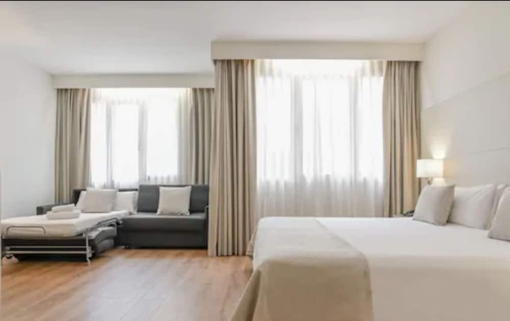 Imagen de la habitación del Aparthotel Mariano Cubi Barcelona. Foto 9