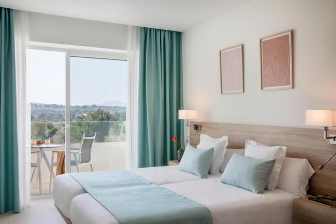 Imagen de la habitación del Aparthotel Marina Drach. Foto 3