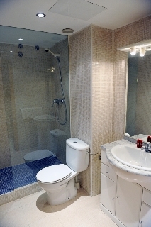 Imagen de la habitación del Aparthotel Marsol, Castelldefels. Foto 8