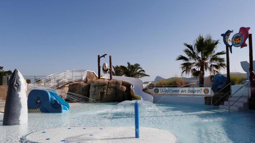 Imagen de la piscina del Aparthotel Marvell Club. Foto 26