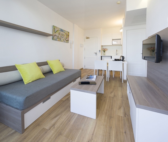Imagen de la habitación del Aparthotel Marvell Club. Foto 7