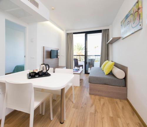 Imagen de la habitación del Aparthotel Marvell Club. Foto 12