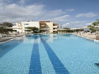 Imagen de la piscina del Aparthotel Matzi. Foto 9