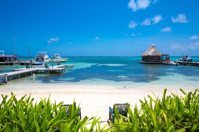 Imagen de los exteriores del Aparthotel Mayan Princess Hotel. Foto 11