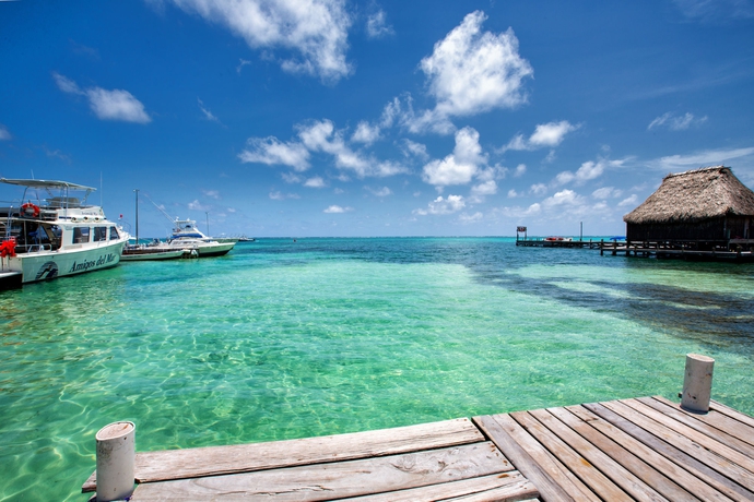 Imagen de los exteriores del Aparthotel Mayan Princess Hotel. Foto 12