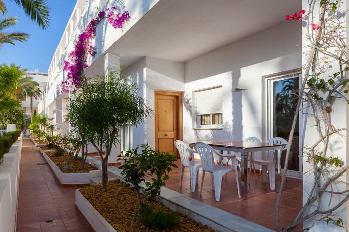 Imagen de los exteriores del Aparthotel M&eacute;xico, Vera. Foto 12