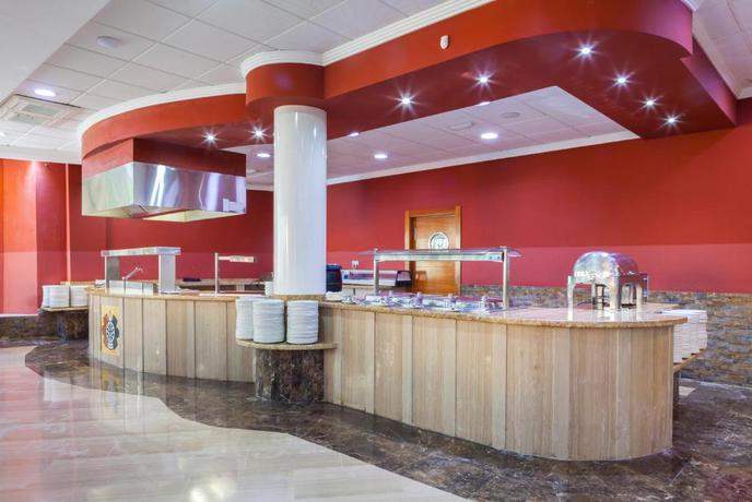 Imagen del bar/restaurante del Aparthotel M&eacute;xico, Vera. Foto 2